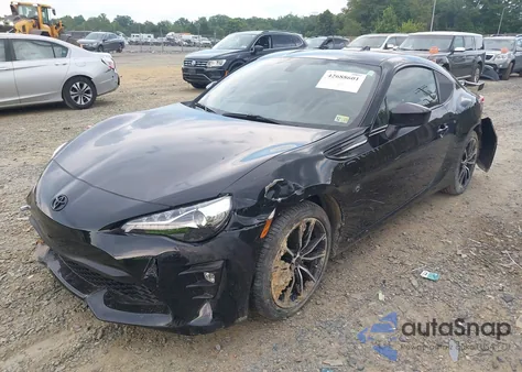 2019 Toyota 86 Gt z USA, uszkodzony, nr VIN JF1ZNAE10K8701874